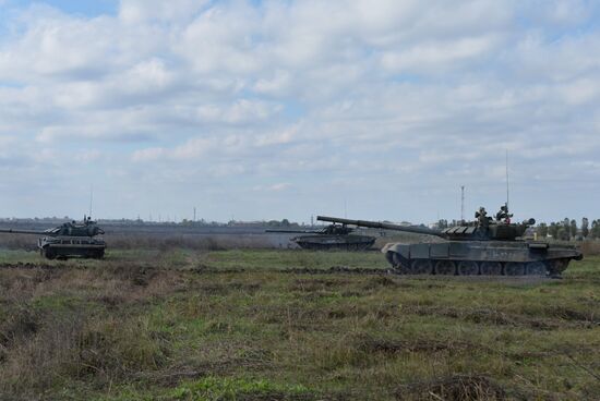 Motorized rifle brigade tank crew exercise in Chechnya