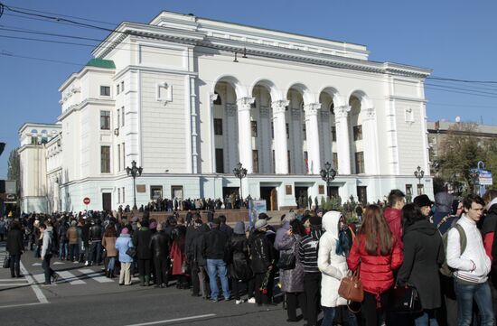 Paying last respects to DPR militia commander Arsen Pavlov (Motorola) in Donetsk