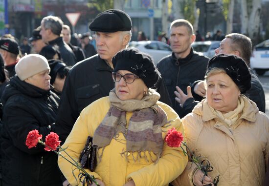 Paying last respects to DPR militia commander Arsen Pavlov (Motorola) in Donetsk