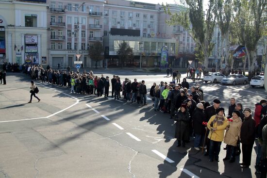 Paying last respects to DPR militia commander Arsen Pavlov (Motorola) in Donetsk
