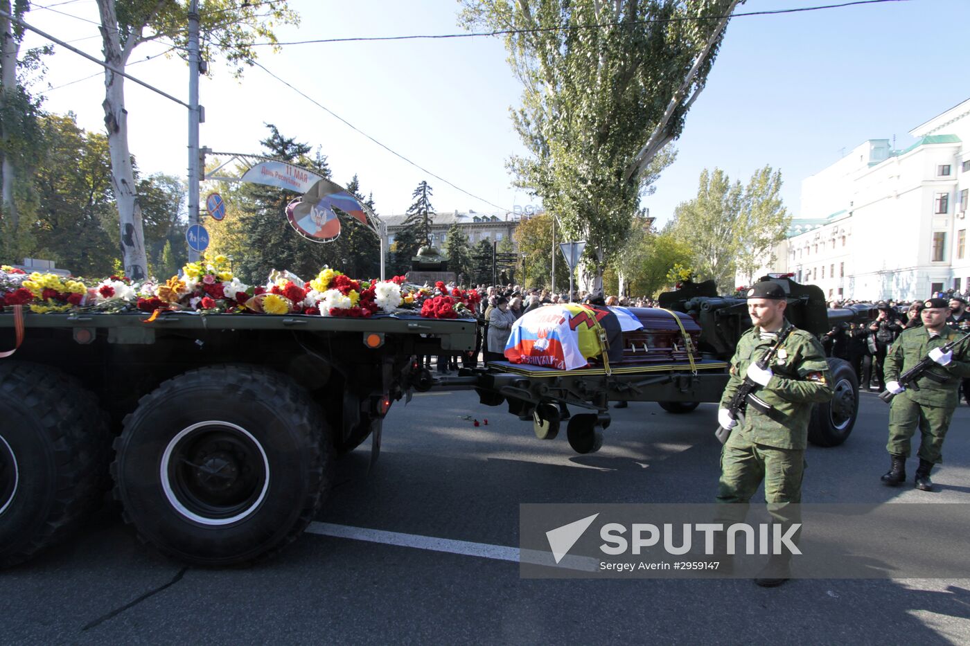 Paying last respects to DPR separatists' commander Arsen Pavlov (aka Motorola) in Donetsk