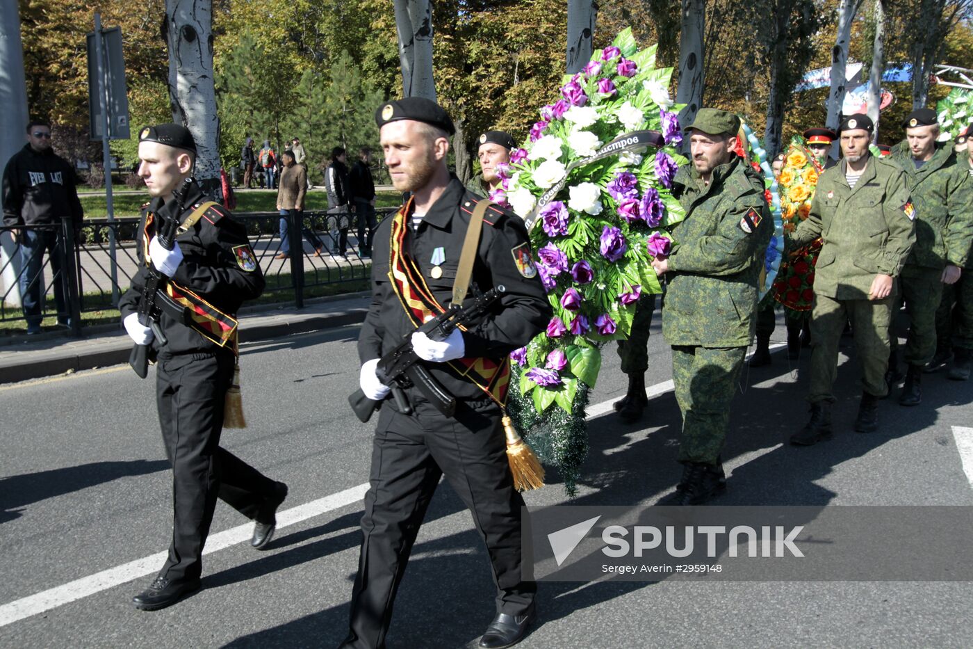 Paying last respects to DPR separatists' commander Arsen Pavlov (aka Motorola) in Donetsk