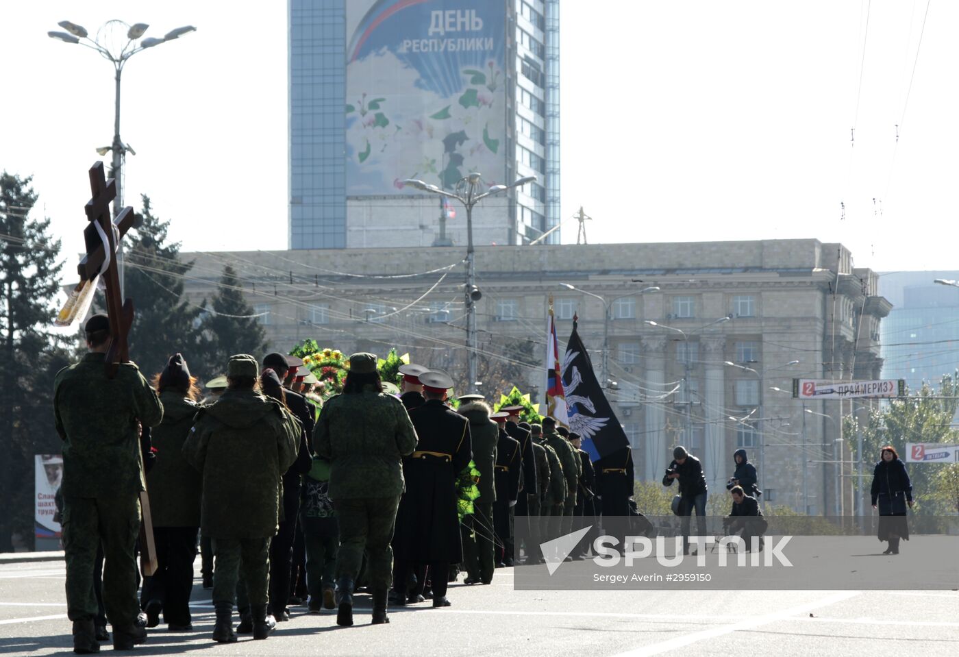 Paying last respects to DPR separatists' commander Arsen Pavlov (aka Motorola) in Donetsk