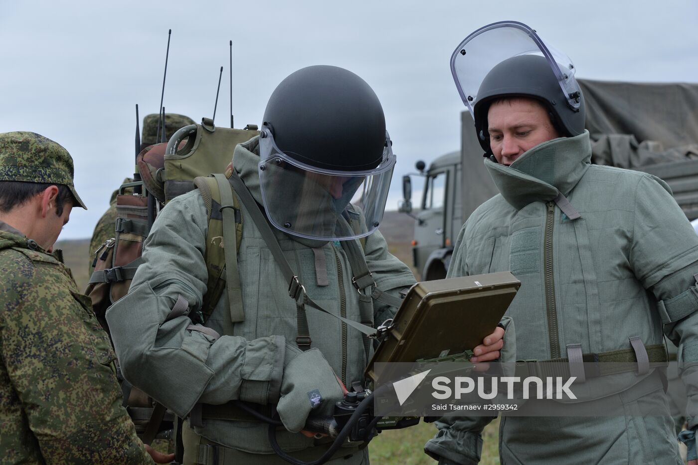 Removal of mines from agricultural land in Chechnya