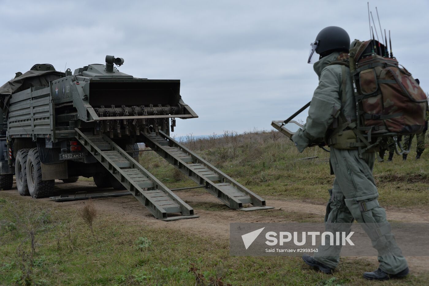 Removal of mines from agricultural land in Chechnya