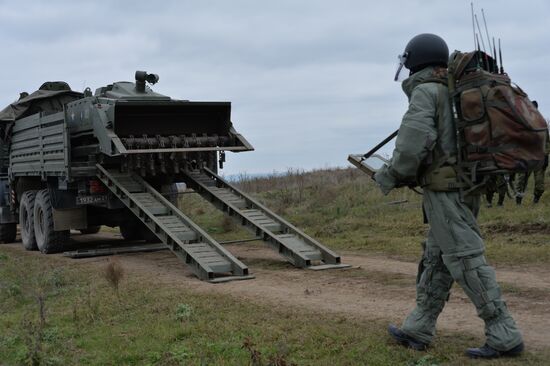 Removal of mines from agricultural land in Chechnya