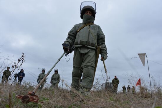 Removal of mines from agricultural land in Chechnya