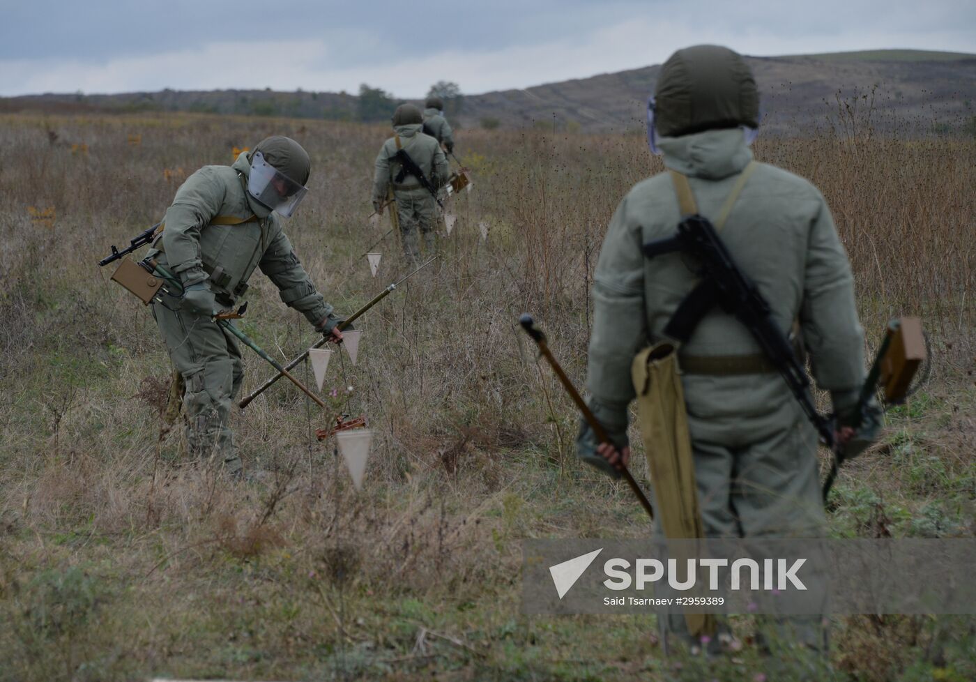 Removal of mines from agricultural land in Chechnya