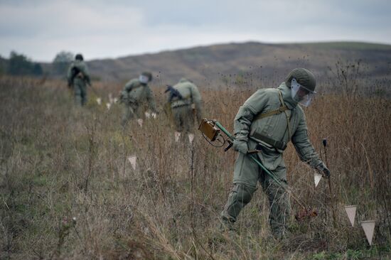Removal of mines from agricultural land in Chechnya