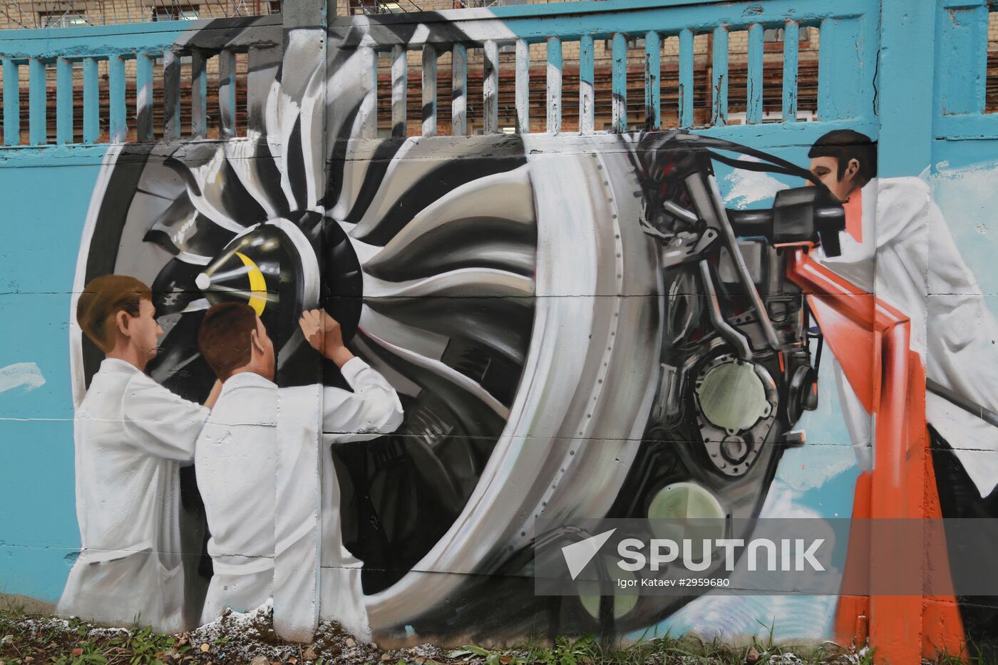 Graffiti in Perm featuring history of Russian aviation