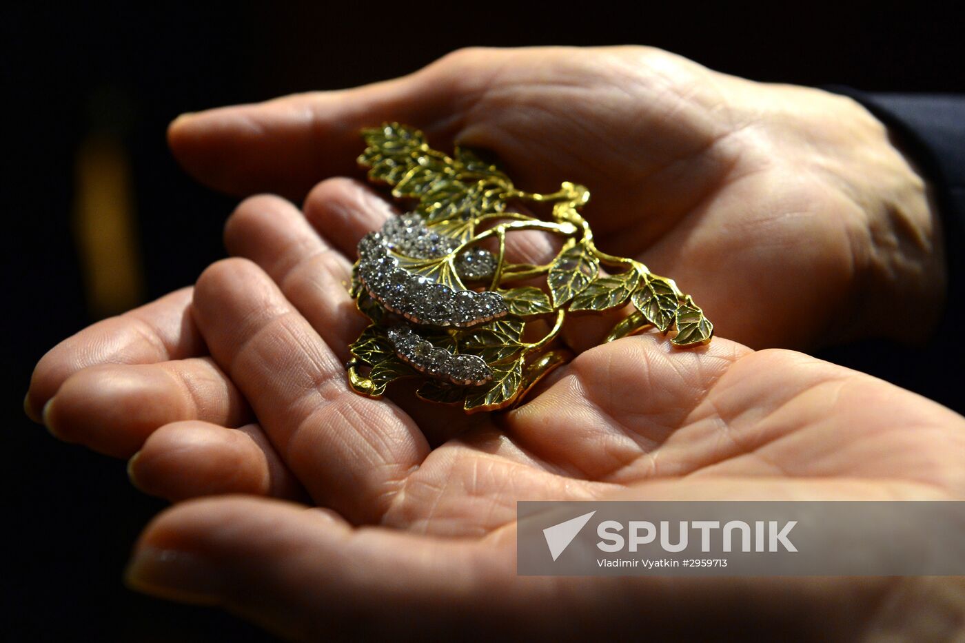 News conference and jewelry presentation