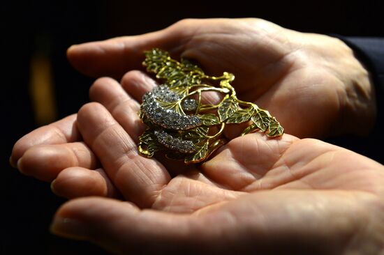 News conference and jewelry presentation