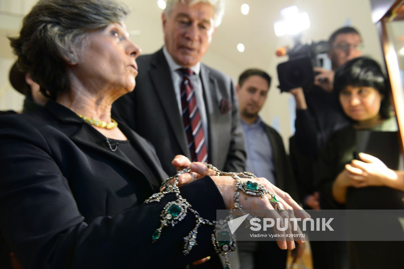 News conference and jewelry presentation