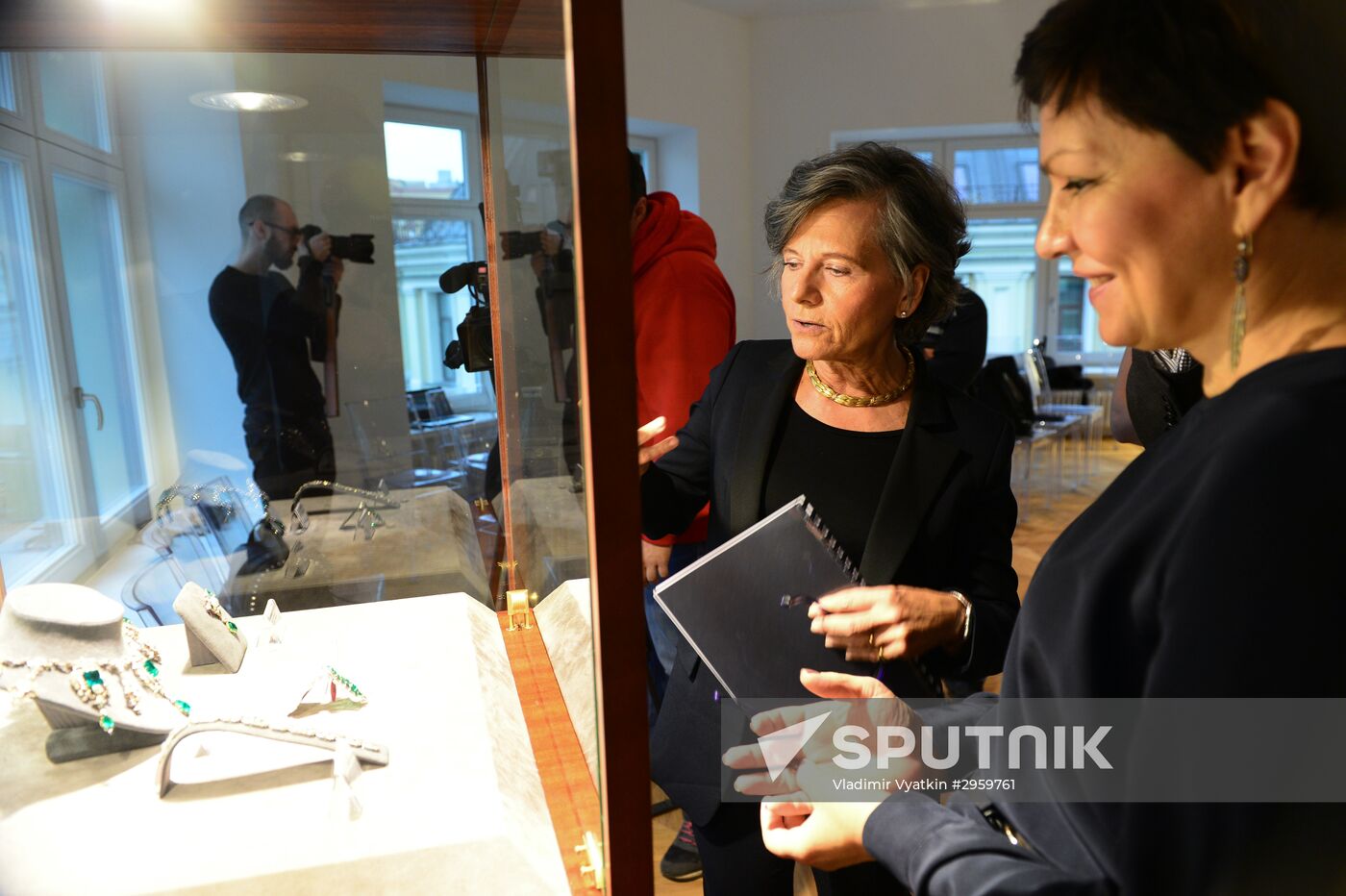 News conference and jewelry presentation