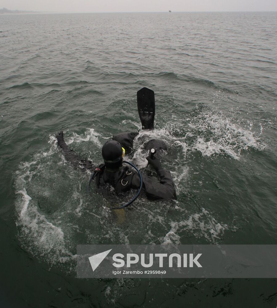 Military swimmers of the Baltic naval base hold training