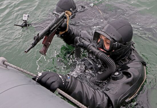 Military swimmers of the Baltic naval base hold training