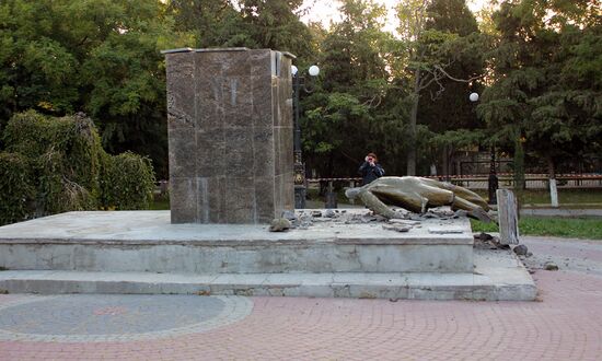 Unknown criminals destroyed Lenin monument in Sudak