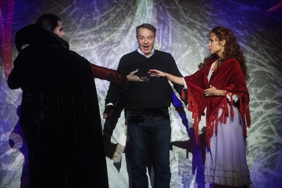 Dance of the Vampires musical rehearsal