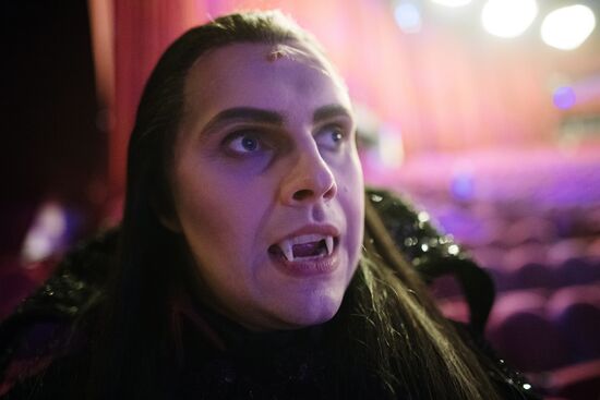 Dance of the Vampires musical rehearsal