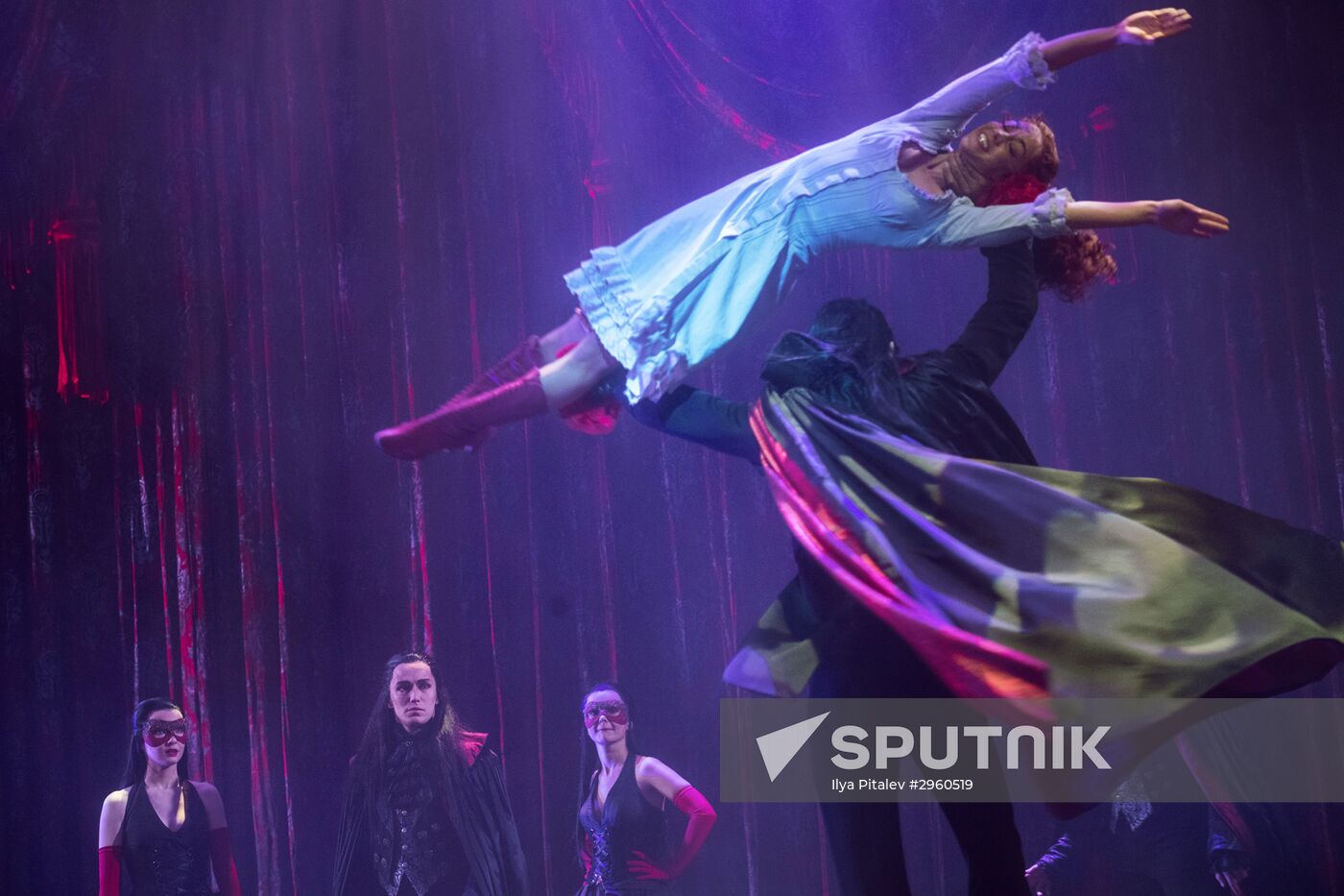 Dance of the Vampires musical rehearsal