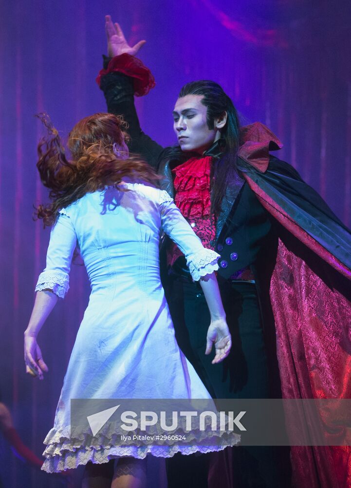 Dance of the Vampires musical rehearsal