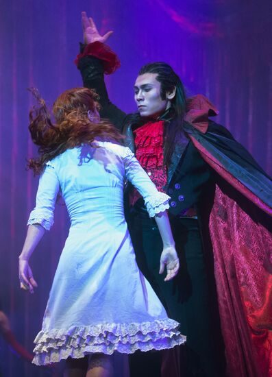 Dance of the Vampires musical rehearsal