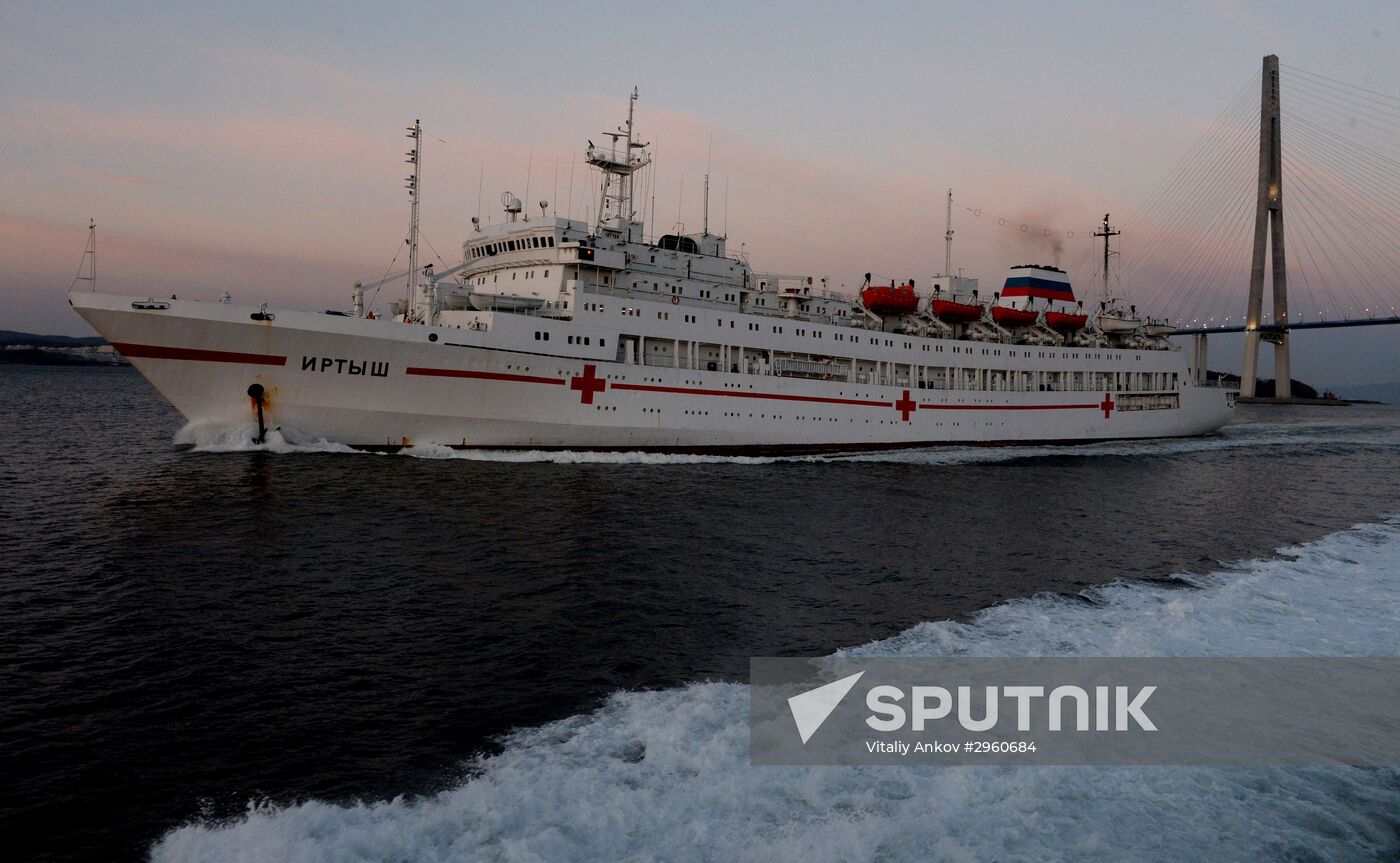Pacific Fleet's sea rescue service holds drill