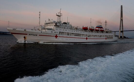 Pacific Fleet's sea rescue service holds drill