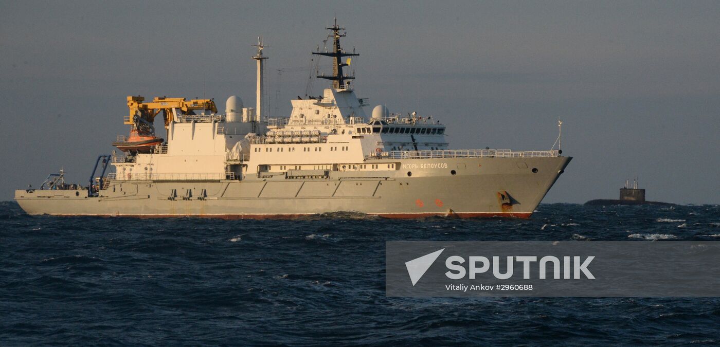 Pacific Fleet's sea rescue service holds drill