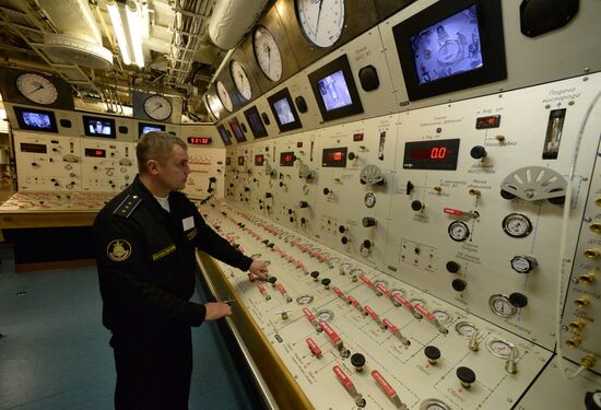 Pacific Fleet's sea rescue service holds drill