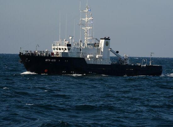 Pacific Fleet's sea rescue service holds drill