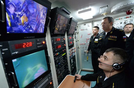 Pacific Fleet's sea rescue service holds drill