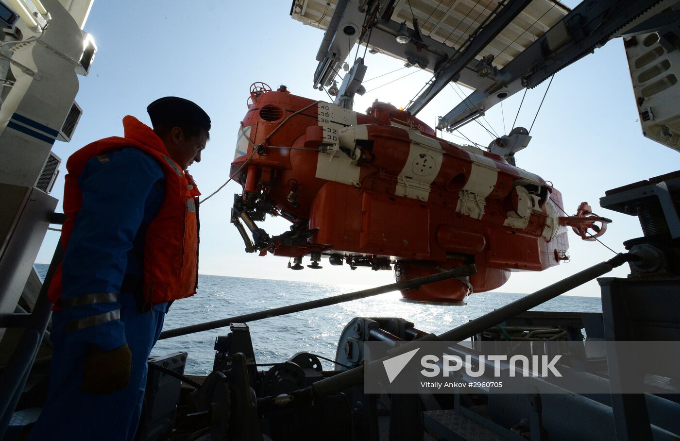 Pacific Fleet's sea rescue service holds drill