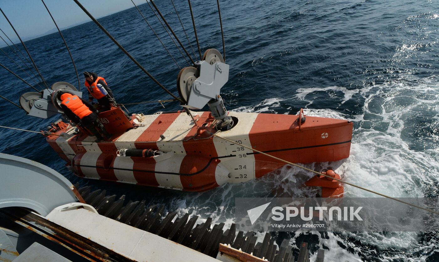 Pacific Fleet's sea rescue service holds drill