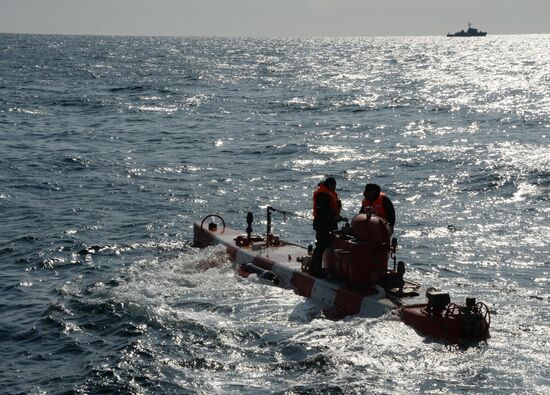 Pacific Fleet's sea rescue service holds drill