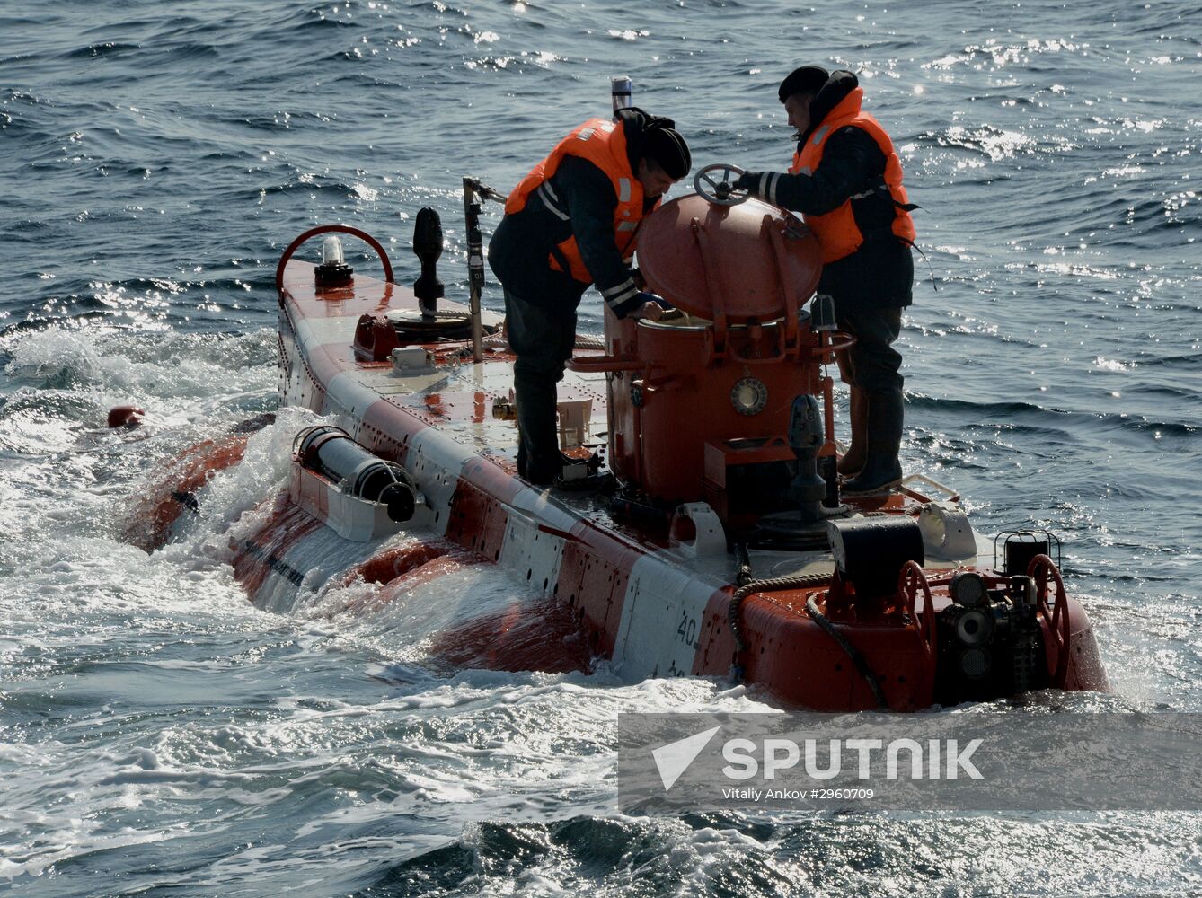 Pacific Fleet's sea rescue service holds drill