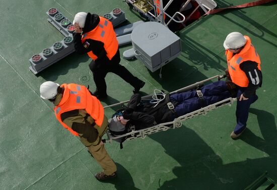 Pacific Fleet's sea rescue service holds drill