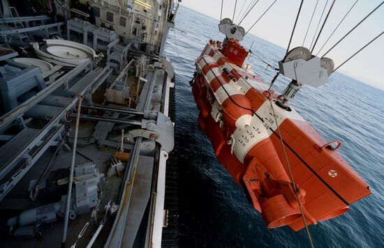 Pacific Fleet's sea rescue service holds drill