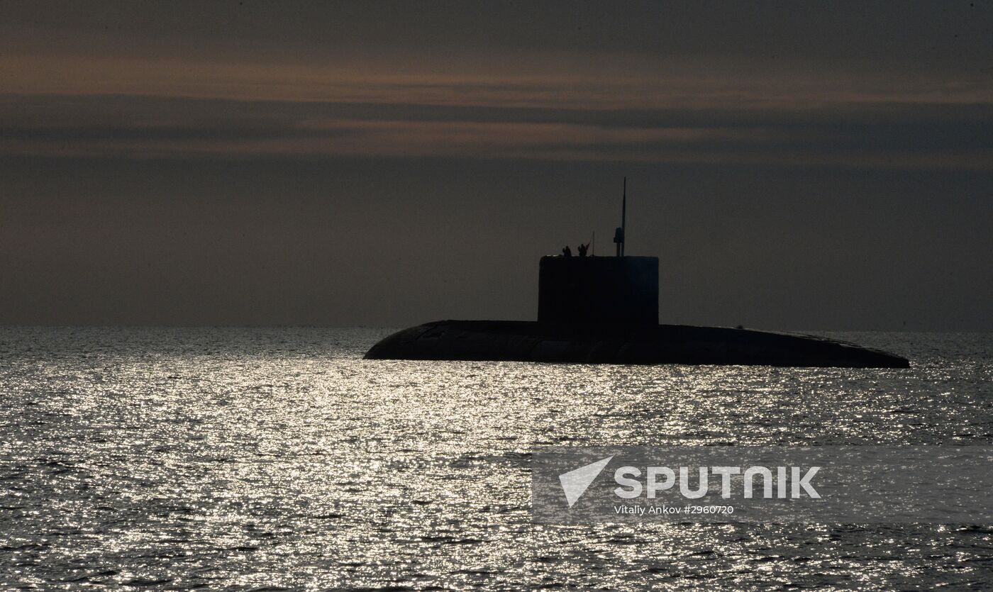 Pacific Fleet's sea rescue service holds drill