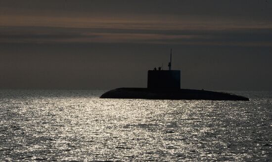 Pacific Fleet's sea rescue service holds drill