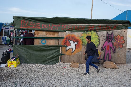 Update on refugee camp in Calais, France