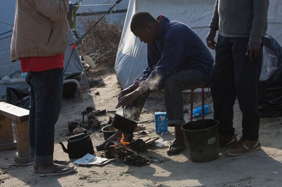 Update on refugee camp in Calais, France