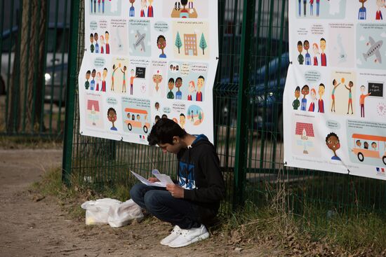 Update on refugee camp in Calais, France