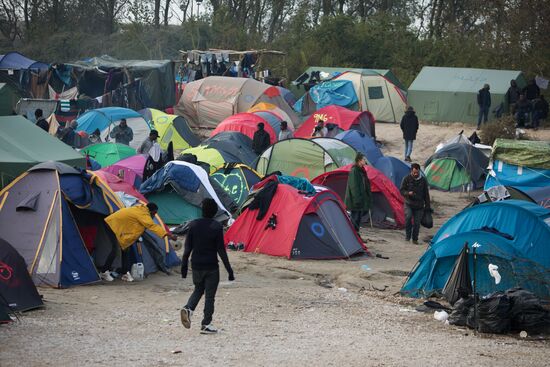 Situation at refugee camp in Calais, France