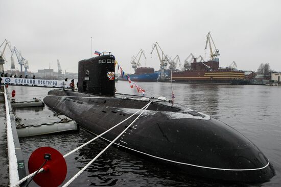 Veliky Novgorod diesel-electric submarine handed over to Russian Navy