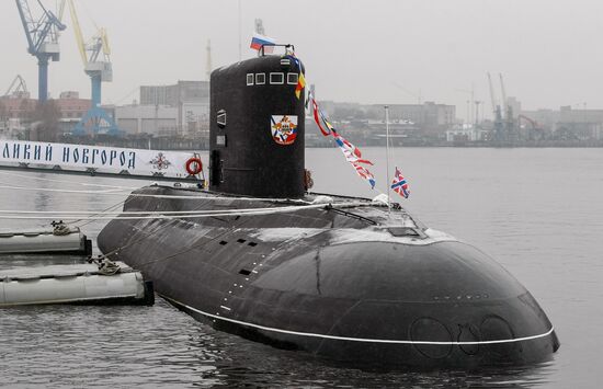 Veliky Novgorod diesel-electric submarine handed over to Russian Navy