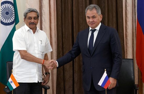 Defense Minister Sergei Shoigu arrives in India to discuss cooperation military industry