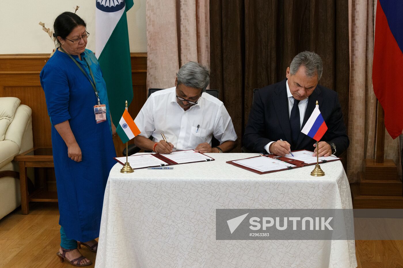 Defense Minister Sergei Shoigu arrives in India to discuss military and technical cooperation