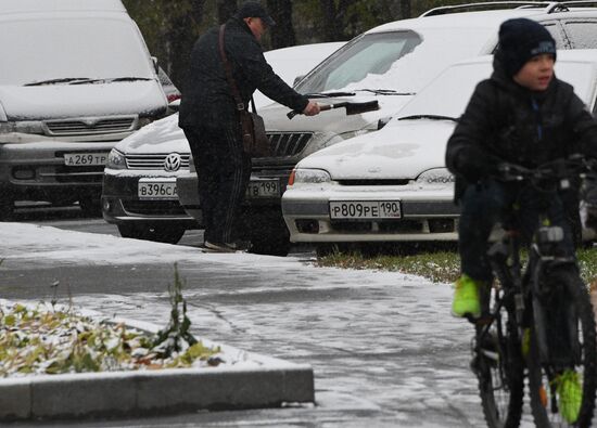 First snow in Moscow