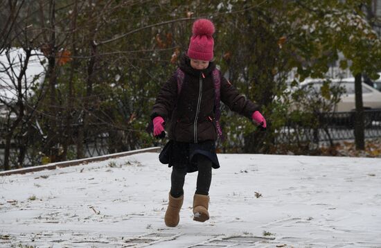 First snow in Moscow